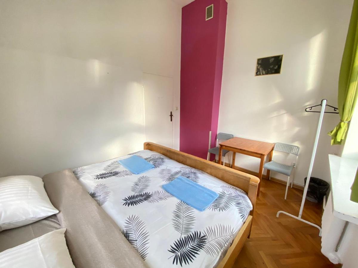 Oliwka Hostel Warsaw Exterior photo